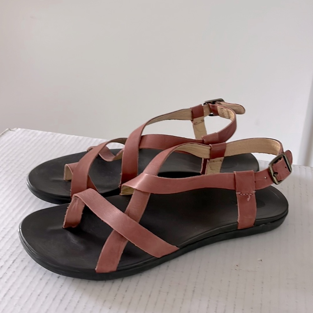 Gently Used - Olukai Upena sandals - size 7 - Dark Java